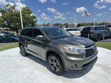 Used 2016 Toyota Highlander XLE image 2