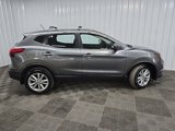 Used 2018 Nissan Rogue Sport SV w/ SV Technology Package image 2
