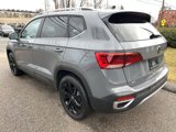 Certified 2022 Volkswagen Taos SE image 3