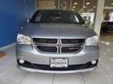 Used 2019 Dodge Grand Caravan SXT image 2