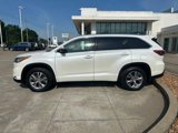 Used 2015 Toyota Highlander XLE image 2