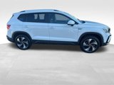 Certified 2024 Volkswagen Taos SE image 3