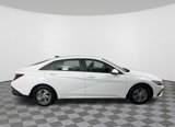 New 2025 Hyundai Elantra SE image 2