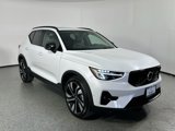 Used 2025 Volvo XC40 B5 Plus image 3