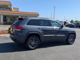 Used 2017 Jeep Grand Cherokee Limited w/ Luxury Group II image 4