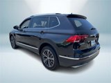 Used 2018 Volkswagen Tiguan SEL image 4