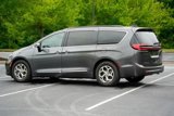 Used 2023 Chrysler Pacifica Limited image 4