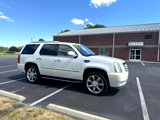 Used 2012 Cadillac Escalade Luxury image 3