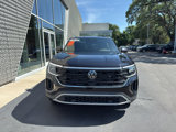 Used 2024 Volkswagen Atlas Cross Sport SE image 2