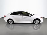 Used 2022 Toyota Corolla LE image 3