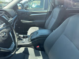 Used 2018 Toyota Highlander LE image 2