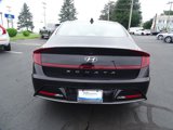 Used 2023 Hyundai Sonata SE w/ Preferred Accessory Package image 5