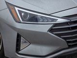 Used 2020 Hyundai Elantra SE image 3