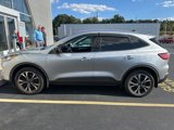 Used 2022 Ford Escape SE w/ SE Sport Appearance Package image 5