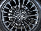 Used 2017 Toyota Avalon XLE image 4