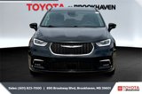 Used 2023 Chrysler Pacifica Touring-L image 3