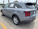 Used 2023 Kia Sorento LX image 5