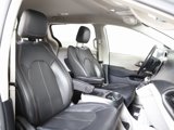 Used 2020 Chrysler Pacifica Touring-L image 6