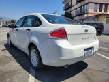 Used 2010 Ford Focus SE image 3