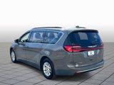 Used 2022 Chrysler Pacifica Touring-L image 4
