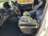 Used 2023 Jeep Cherokee Altitude Lux image 5