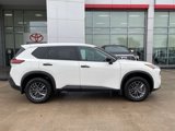 Used 2022 Nissan Rogue S image 2