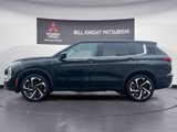 Used 2023 Mitsubishi Outlander SE image 2