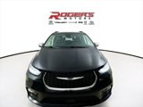 Certified 2023 Chrysler Pacifica Limited image 2