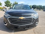 Used 2020 Chevrolet Traverse LT image 2