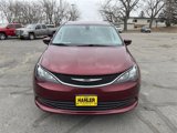 Used 2017 Chrysler Pacifica Touring image 2