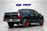 Used 2017 Nissan Titan SV image 4