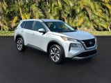 Used 2022 Nissan Rogue SV image 2