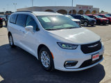 Used 2022 Chrysler Pacifica Touring-L image 5