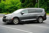 Used 2023 Chrysler Pacifica Limited image 2