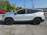 Used 2022 GMC Terrain SLE w/ Driver Convenience Package image 2