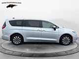 Used 2023 Chrysler Pacifica Limited image 2