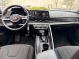 Certified 2023 Hyundai Elantra SE image 4