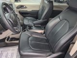 Used 2022 Chrysler Pacifica Touring-L image 4