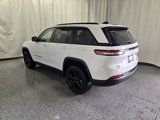 Used 2023 Jeep Grand Cherokee Altitude image 6