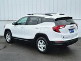 Used 2022 GMC Terrain SLE w/ Driver Convenience Package image 3