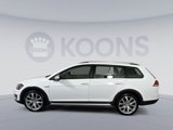 Used 2018 Volkswagen Golf Alltrack S image 2