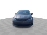 Used 2023 Chrysler Voyager LX image 3