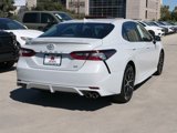 Used 2022 Toyota Camry SE image 4