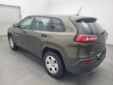 Used 2015 Jeep Cherokee Sport image 3