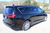 New 2025 Chrysler Pacifica Select image 4