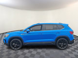 Certified 2022 Volkswagen Taos SE w/ Panoramic Sunroof Package image 4