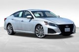 Used 2023 Nissan Altima 2.5 SL image 2