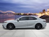 Used 2022 Toyota Camry SE image 2