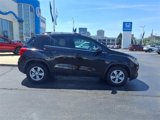 Used 2019 Chevrolet Trax LT w/ LT Convenience Package image 2