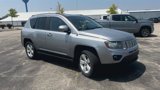 Used 2016 Jeep Compass Latitude image 2